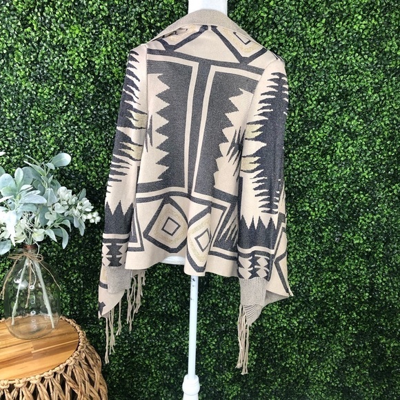 Western boho Fringe open front Cardigan - Picture 3 of 4